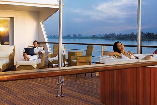 aegypten-nilkreuzfahrtschiff-the-oberoi-zahra-luxussuite2