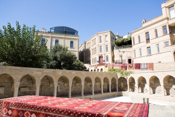 aserbaidschan-baku-altstadt-fremdenverkehrsamt