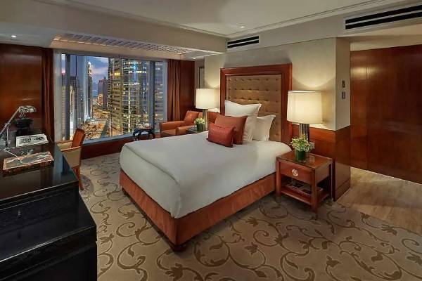 china-hong-kong-mandarin-oriental-study-room