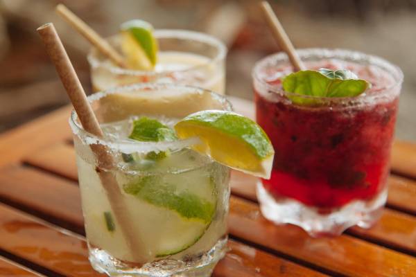 costa-rica-arenas-del-mar-beachfront-and-rainforest-resort-exotische-cocktails