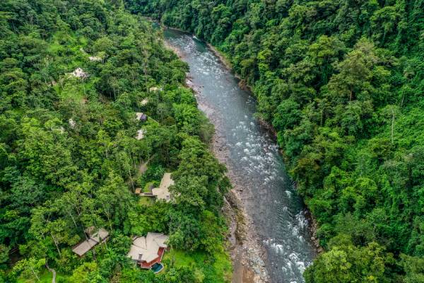 costa-rica-pacuare-lodge-pacuare-flusslandschaft