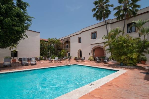 dominikanische-republik-santo-domingo-hodelpa-nicolas-de-ovando-pool (1)