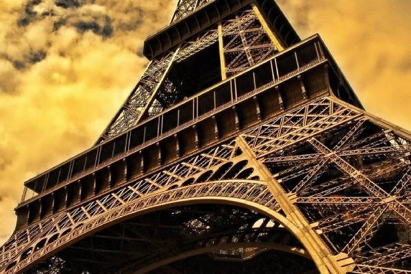 frankreich-paris-eiffelturm-pixabay-103417-edi-nugraha