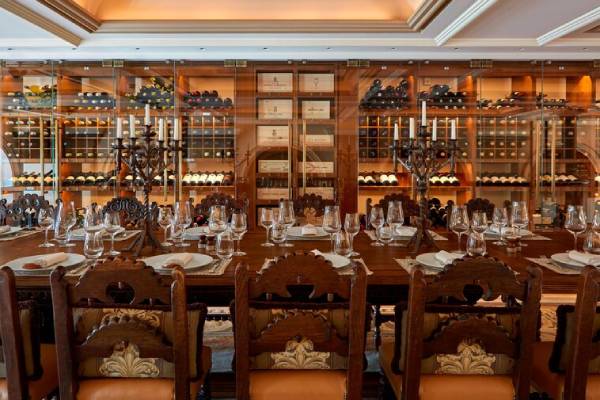 griechenland-athen-hotel-grande-bretagne-wine-library