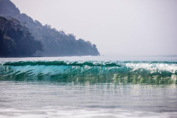 indien-andamenen-taj-exotica-resort-spa-andamans-meereswellen