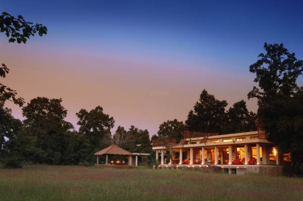 indien-bandhavgarh-national-park-aahua-kothi-a-taj-safari-lodge-exterior