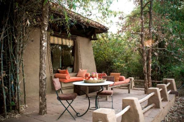 indien-bandhavgarh-national-park-aahua-kothi-a-taj-safari-terrasse