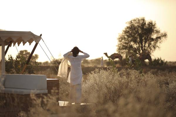 indien-sujan-the-serai-jaisalmer-wüstenausflug auf einer Indien Luxusreise kann man die Wüste Thar erkunden
