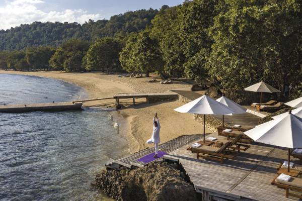 indonesien-insel-moyo-amanwana-yoga