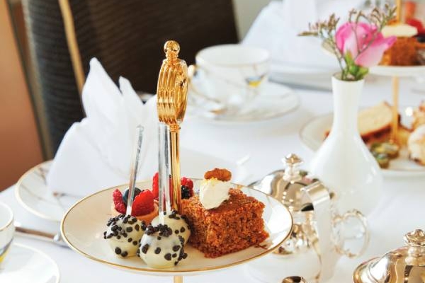 irland-belmond-grand-hibernian-tea-time