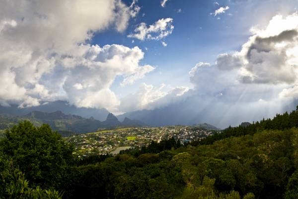 la-reunion-cilaos-panorma-cilaoas-tsilaosa-hotel-spa