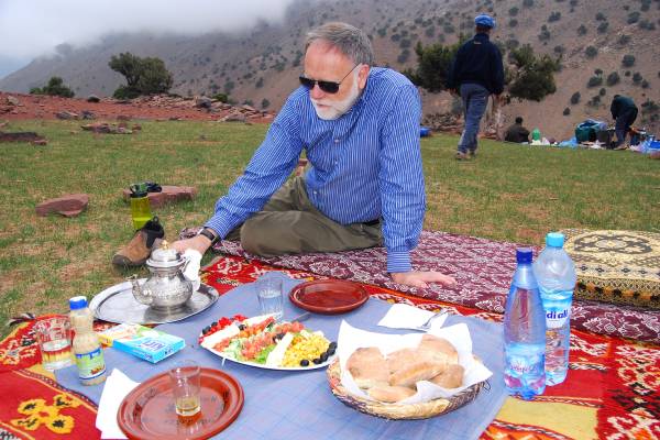 marokko-atlas-gebirge-komforttrekking-picknick Picknick während einer privaten Marokko Wanderreise
