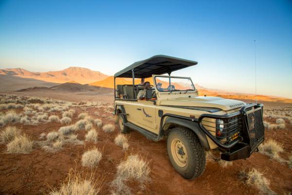 namibia-andBeyond-sossusvlei-Desert-Drive-vehicle