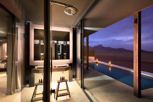 namibia-andBeyond-sossusvlei-indoor-shower-suite
