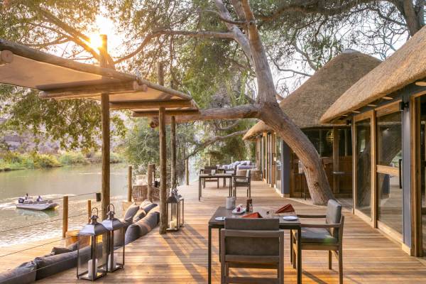 namibia-kaokoveld-serra-cafema-camp-deck