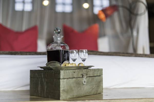 namibia-onguma-the-fort-bush-suite-impression