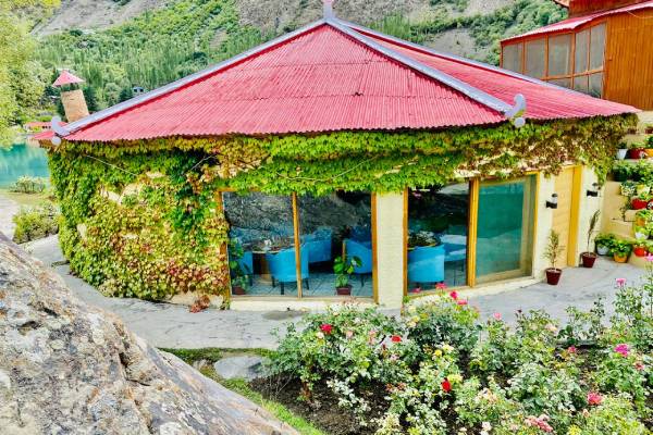 pakistan-skardu-shangri-la-resort-restaurant-3