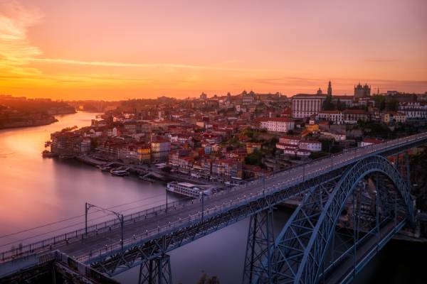 portugal-porto-everaldo-coelho-qYdUUZVWiVY-unsplash
