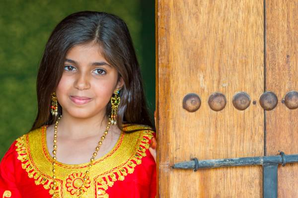 qatar-doha-junge-frau-qatar tourism authority