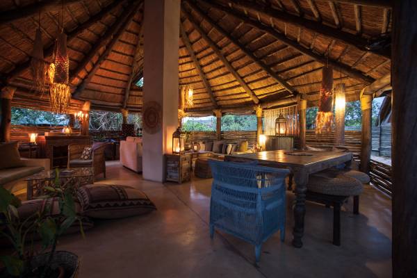sambia-sindabezi-island-cottage-lounge-2