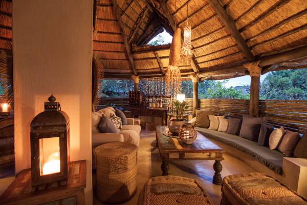 sambia-sindabezi-island-cottage-lounge-4