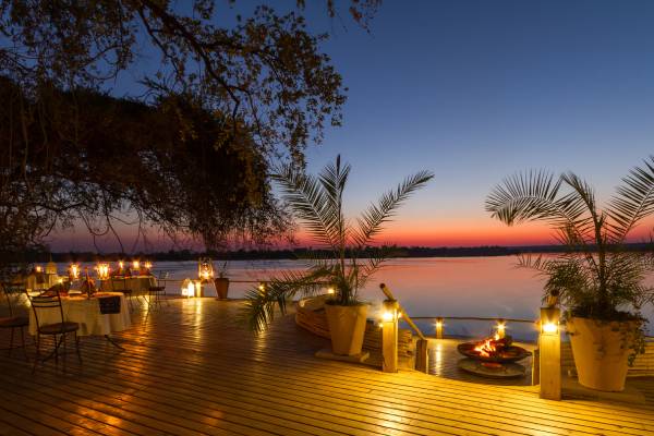 sambia-tongabezi-lodge-dining-deck