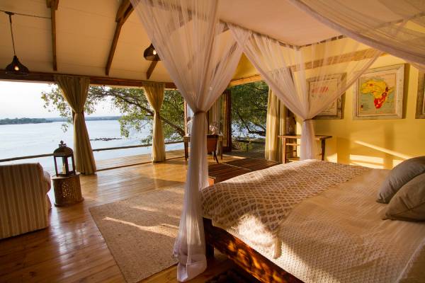 sambia-tongabezi-lodge-dog-house