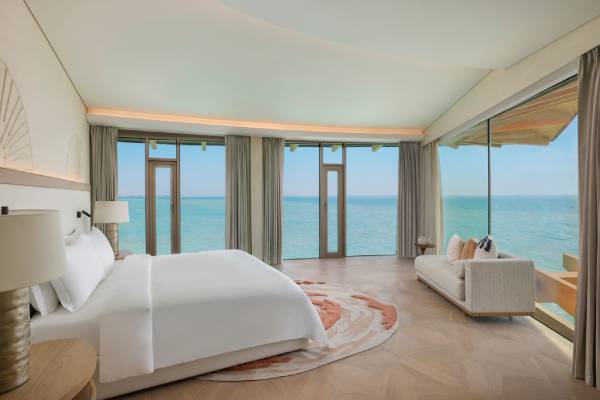 saudi-arabien-the-st-regis-red-sea-resort-coral-villa-bedroom Bedroom View_RedSeaGlobal (1) Das St. Regis Red Sea Resort ist ein perfekter Ort für einen Saudi-Arabien Strandurlaub