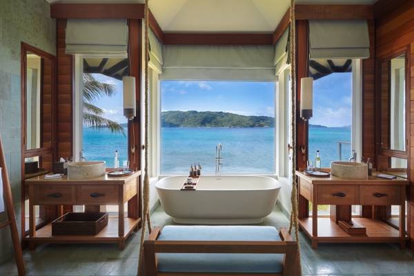 seychellen-six-senses-zil-pasyon-pasyon-Pool_Villa_bathroom