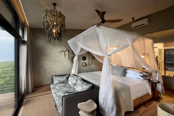 simbabwe-lake-kariba-bumi-hills-safari-lodge-bett-mit-aussicht