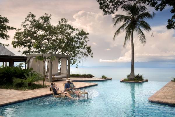 simbabwe-lake-kariba-bumi-hills-safari-lodge-infinity-pool