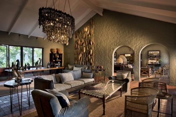 simbabwe-lake-kariba-bumi-hills-safari-lodge-main-area-3