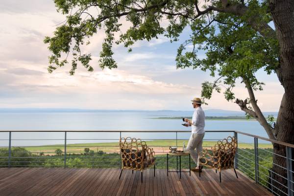 simbabwe-lake-kariba-bumi-hills-safari-lodge-tee-mit-seeblick