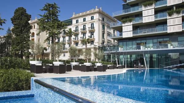 slowenien-portoroz-kempinski-palace-portoroz-aussenansicht-vom-pool