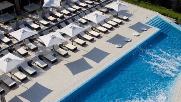 slowenien-portoroz-kempinski-palace-portoroz-outdoor-pool