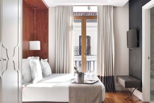 spanien-madrid-hotel-unico-unico-king-exterior-600x400