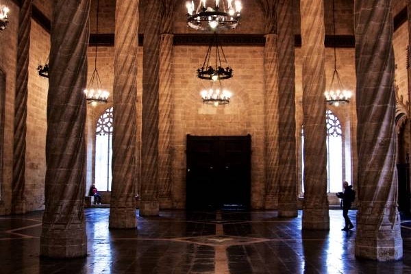 spanien-valenica-seidenboerse-daniel-codina-mW4zkZZD0U8-unsplash-600x400