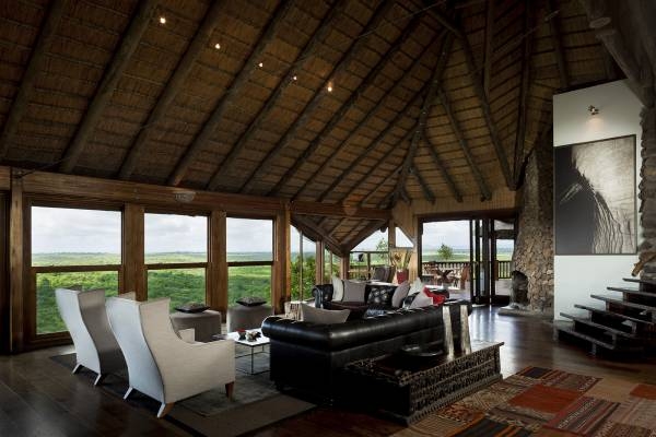 suedafrika-ulusaba-rock-lodge-lounge