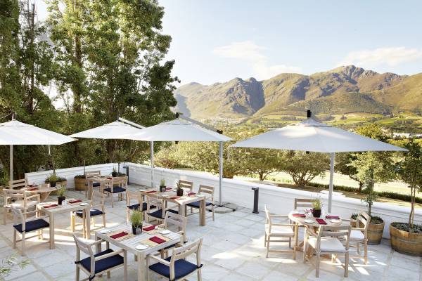 südafrika-cape-winelands-mont-rochelle-country-kitchen-terrace