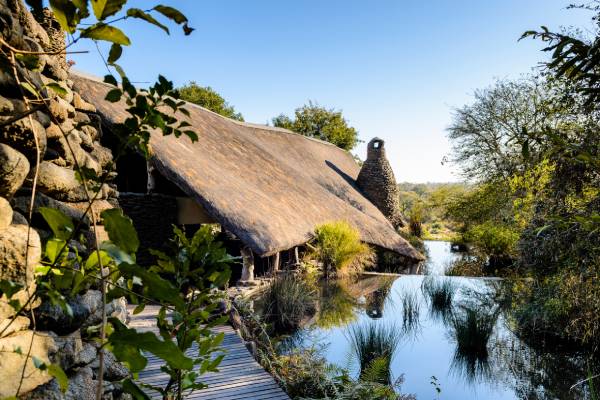 südafrika-sabi-sand-reservat-singita-boulders-lodge-main-lodge-eingang