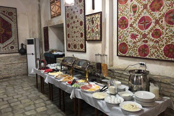 usbekistan-buchara-minzifa-hotel-frühstück