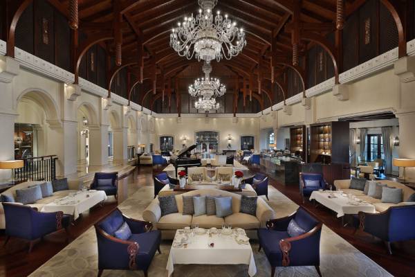 vae-dubai-the-ritz-carlton-lobby-lounge