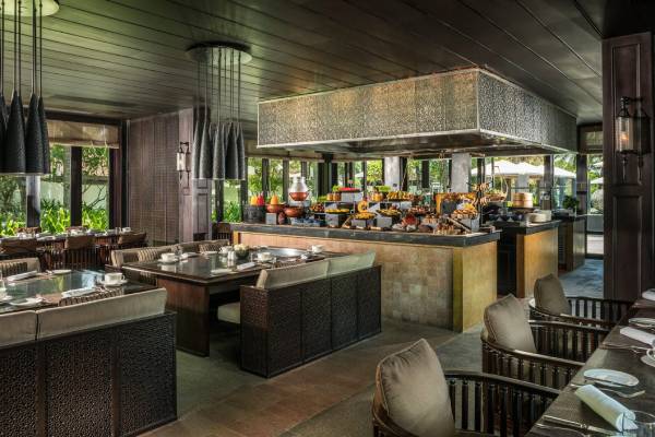 vietnam-hoi-an-four-seasons-the-nam-hai-café-nam-hai