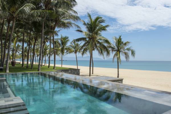vietnam-hoi-an-four-seasons-the-nam-hai-pool-strand Pool & Strand im Four Seasons Resort The Nam Hai