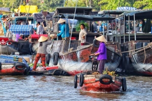 Höhepunkt einer Vietnam Rundreise: ein schwimmender Markt im Mekong-Delta